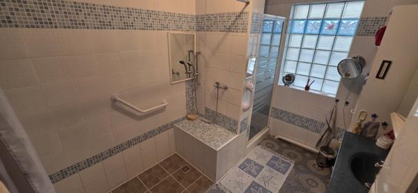 Clérey, Maison Trois Chambres.