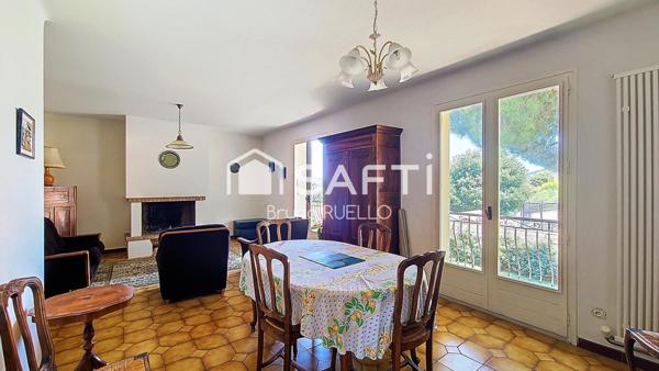 A Sorède (66690) - Maison 4 faces disposant de 4 chambres et 2 bureaux