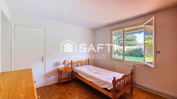 A Sorède (66690) - Maison 4 faces disposant de 4 chambres et 2 bureaux