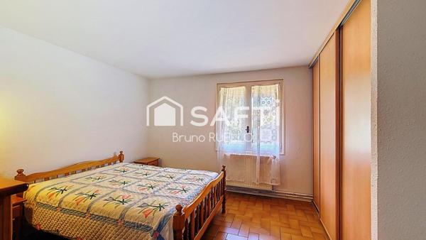 A Sorède (66690) - Maison 4 faces disposant de 4 chambres et 2 bureaux