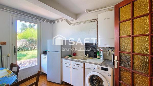 A Sorède (66690) - Maison 4 faces disposant de 4 chambres et 2 bureaux