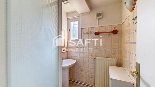 A Sorède (66690) - Maison 4 faces disposant de 4 chambres et 2 bureaux