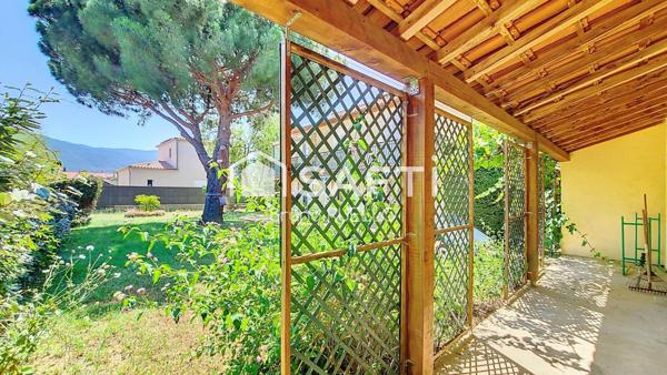 A Sorède (66690) - Maison 4 faces disposant de 4 chambres et 2 bureaux