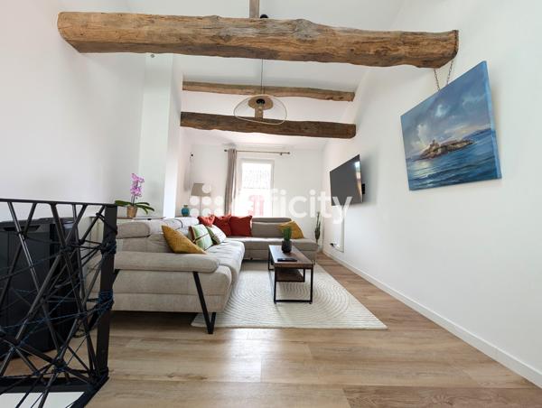 Maison
         5 pièces
        - 100 m² Exclusivité 165 000 € *