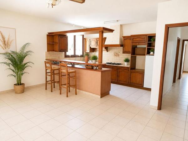 Lezignan Corbieres, Maison d'exception 170 m2, 7 pieces, 4 chambres sur 3000 m2 de terrain