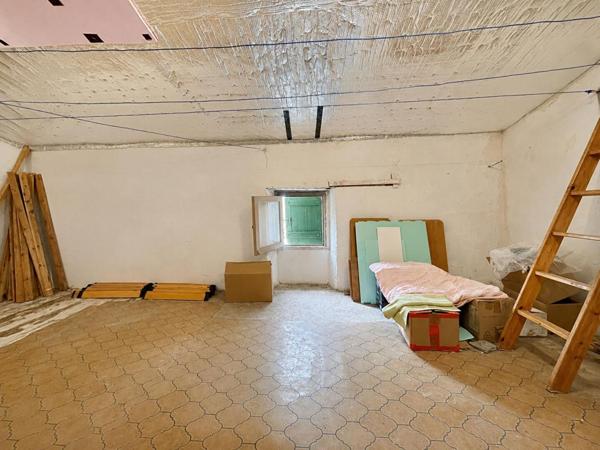 EXCLUSIVITÉ, Maison de ville avec garage, cave à Rieux-Minervois