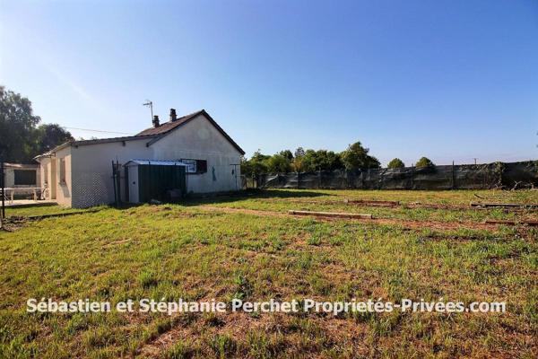 Maison 2 chambres sur un terrain d'environ 796 m2