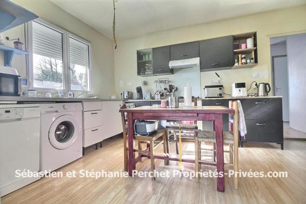 Maison 2 chambres sur un terrain d'environ 796 m2