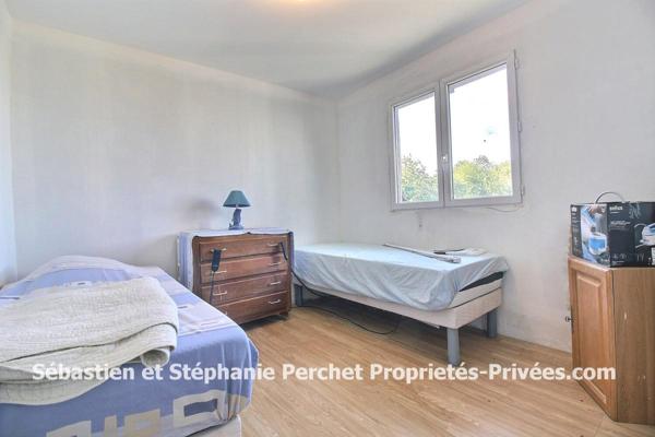 Maison 2 chambres sur un terrain d'environ 796 m2