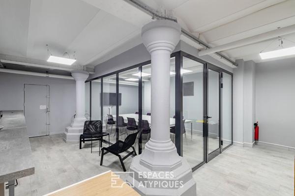 Bureaux au calme sur cour dans un bâtiment au style industriel