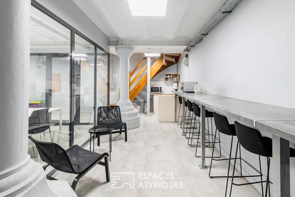 Bureaux au calme sur cour dans un bâtiment au style industriel