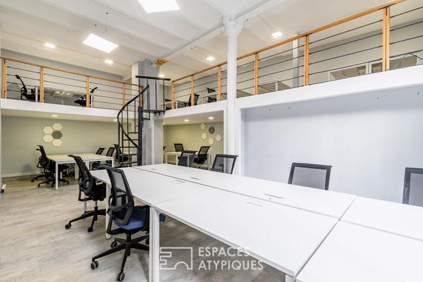 Bureaux au calme sur cour dans un bâtiment au style industriel