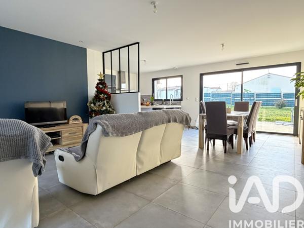 Maison à vendre 5 pièces 102 m² Fontenay-le-Comte