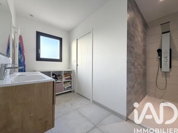 Maison à vendre 5 pièces 102 m² Fontenay-le-Comte