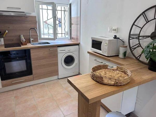 Vente                                                      Immeuble
                        
                     2 pièces                      44 m2                     à Miramas