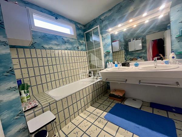 Maison spacieuse à vendre à Villepreux - 4 chambres, jardin et garage