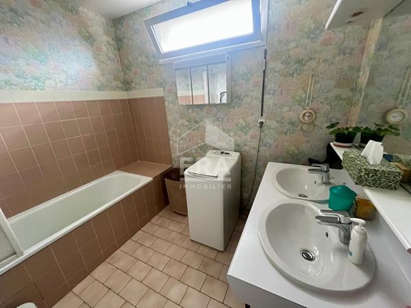 Maison spacieuse à vendre à Villepreux - 4 chambres, jardin et garage