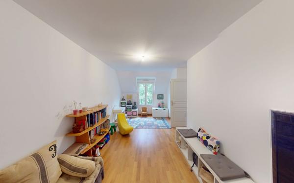 Maison à vendre    7 pièces • 213 m2 Magny-le-Hongre