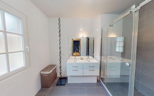 Maison à vendre    7 pièces • 213 m2 Magny-le-Hongre