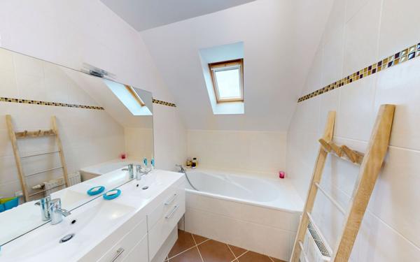 Maison à vendre    7 pièces • 213 m2 Magny-le-Hongre