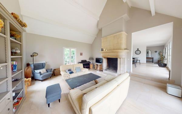 Maison à vendre    7 pièces • 213 m2 Magny-le-Hongre