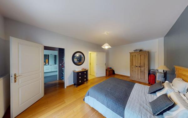 Maison à vendre    7 pièces • 213 m2 Magny-le-Hongre