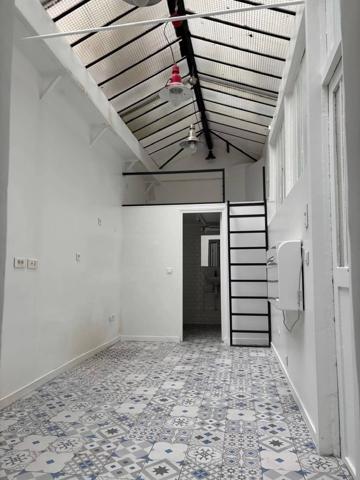 Local à usage de dépôt rue du Temple Paris 03