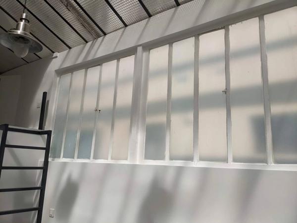 Local à usage de dépôt rue du Temple Paris 03