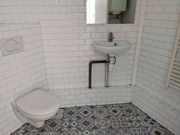 Local à usage de dépôt rue du Temple Paris 03