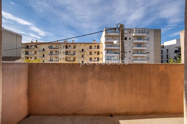 Vente
                Appartement40,12 m² - 2 Pièces -
                    NARBONNE (11100)