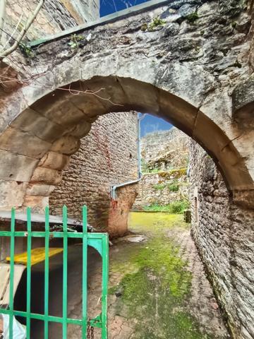 Aignay-le-Duc (21510) Maison de 100 m² à rénover avec terrain Aignay-le-Duc 21510