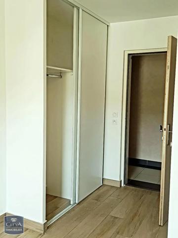 Appartement à louer 2 pièces 43.23m² Buc (78530)