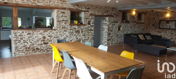 Maison 7 pièces de 196 m² à Montréverd (85260)