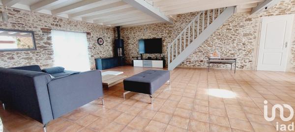 Maison 7 pièces de 196 m² à Montréverd (85260)