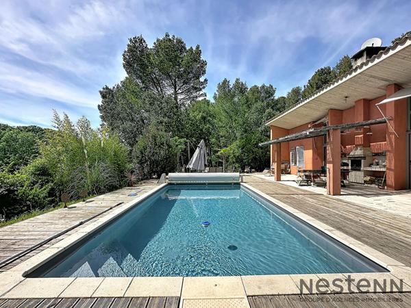 Villa d'Architecte à Vendre à TRETS - Un Écrin de Nature et de Confort