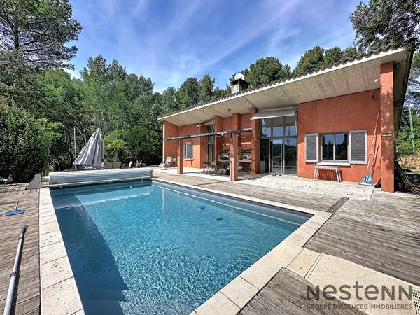 Villa d'Architecte à Vendre à TRETS - Un Écrin de Nature et de Confort