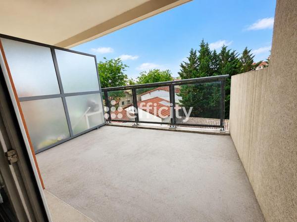 Appartement
         3 pièces
        - 66 m² 299 000 € *