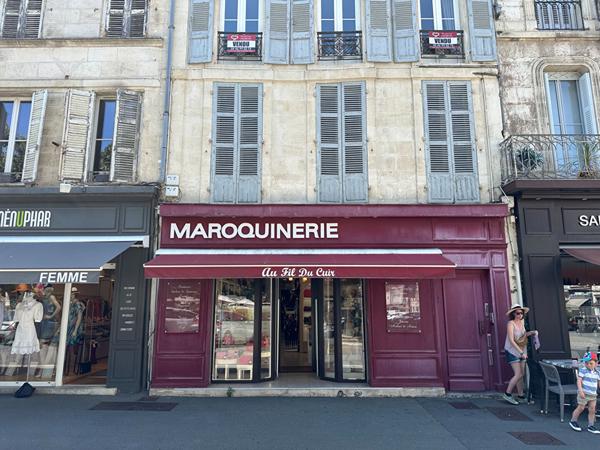 Local commercial - Rochefort emplacement n°1