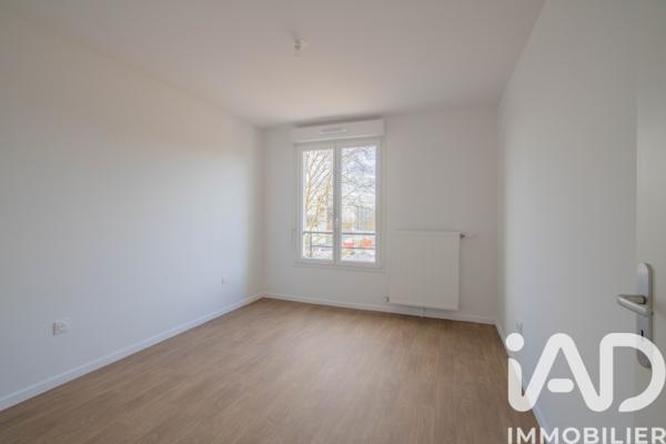 Location appartement 3 pièces 61 m² Le Blanc-Mesnil