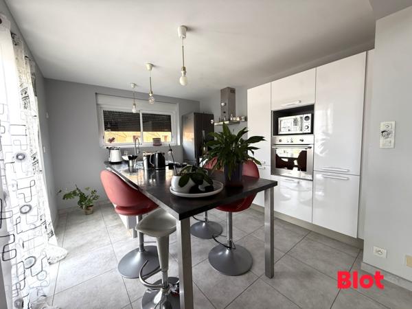 Maison 6 pièce(s)