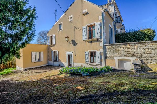Maison Urzy, 3 chambres, en bordure de rivière, grand terrain, garage, entre Nevers et Guérigny