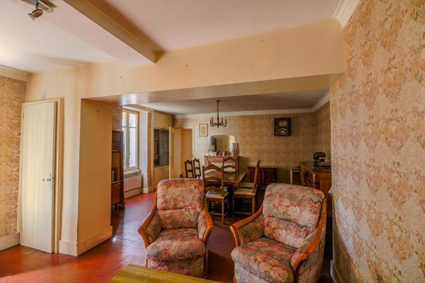 Maison Urzy, 3 chambres, en bordure de rivière, grand terrain, garage, entre Nevers et Guérigny