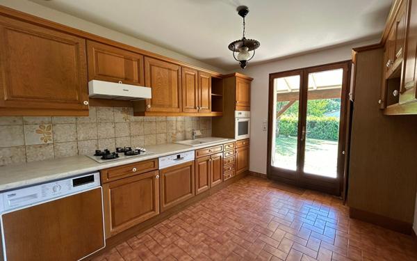 Maison à vendre    6 pièces •  La Rochefoucauld