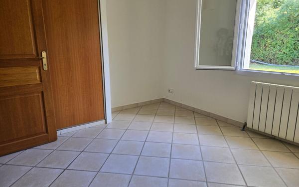 Maison à louer    6 pièces •  Léognan