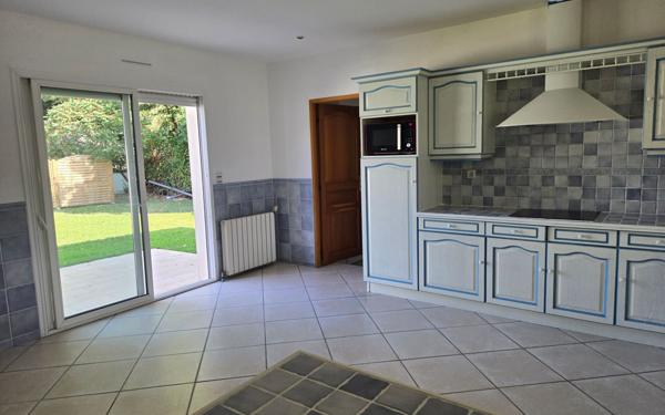 Maison à louer    6 pièces •  Léognan