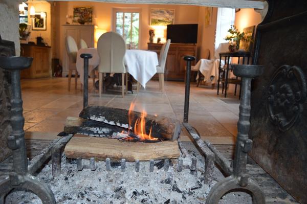 Maison avec piscine au cœur d’un village authentique LE BUGUE (24)