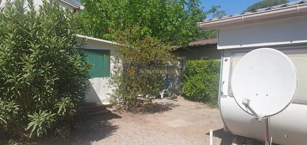 Vente                                                      Terrain
                        
                                         206 m2                     à Fréjus