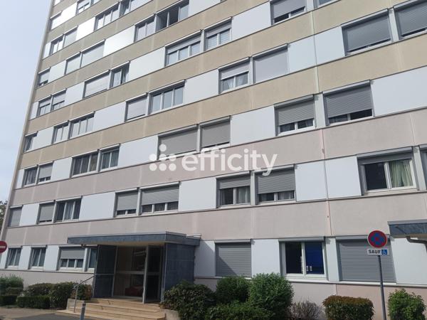 Appartement
         6 pièces
        - 100 m² 79 000 € *