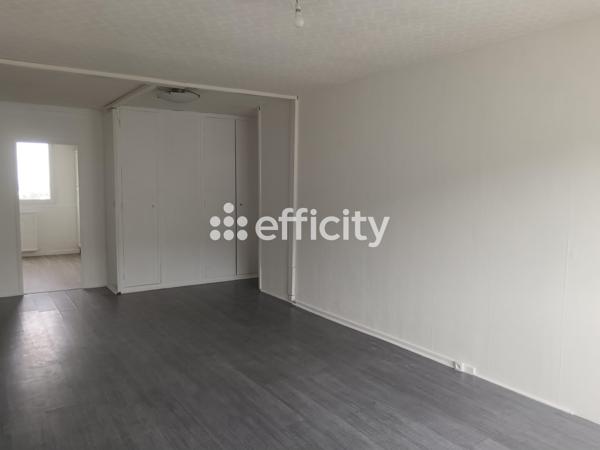 Appartement
         6 pièces
        - 100 m² 79 000 € *
