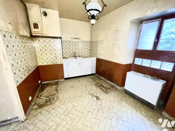 IMMEUBLE DE RAPPORT - CENTRE VILLE DE SAINT CHELY D'APCHER 